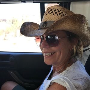 Meet your Posher, Gia